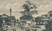 Трускавец - Трускавець.  Вид на водолікарню II кл. (зліва) та Курортний ресторан (справа).