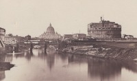 Рим - Вид на Собор Святого Петра над рекой Тибр.