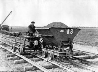 Железная дорога (поезда, паровозы, локомотивы, вагоны) - Дрезина ТД-5 буксирует узкоколейную вагонетку