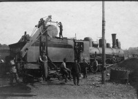Железная дорога (поезда, паровозы, локомотивы, вагоны) - Экипировка углем паровоза Ов с помощью погрузчика