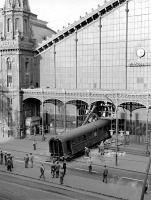 Железная дорога (поезда, паровозы, локомотивы, вагоны) - На вокзале в Будапеште...