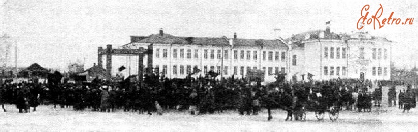 Шадринск - Митинг у Дома Советов в Шадринске в 1920-е годы.