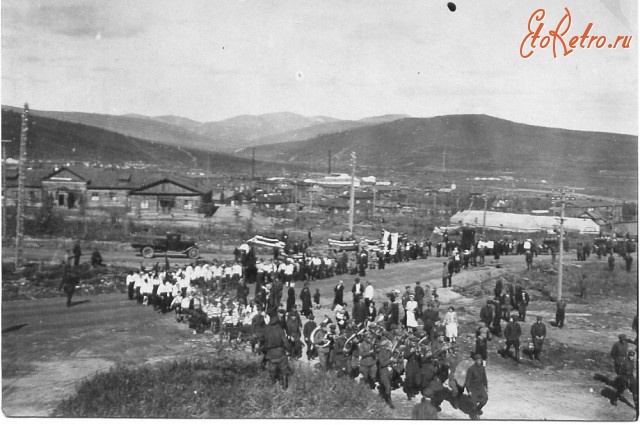 Магадан - Праздничная демонстрация в Магадане. 1935-1938