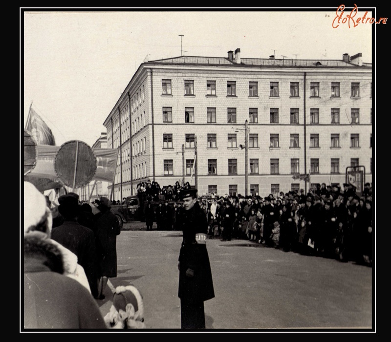 Североморск - Первомайская демонстрация на ул. Сафонова 1961 г.