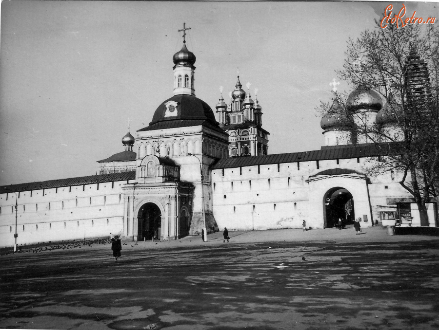 Сергиев  Посад - Троице-Сергиева лавра. Красная воротная башня.