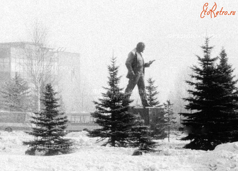 Фрязино - Памятник В. И. Ленину на пересечении улицы Московская и Заводского проезда.