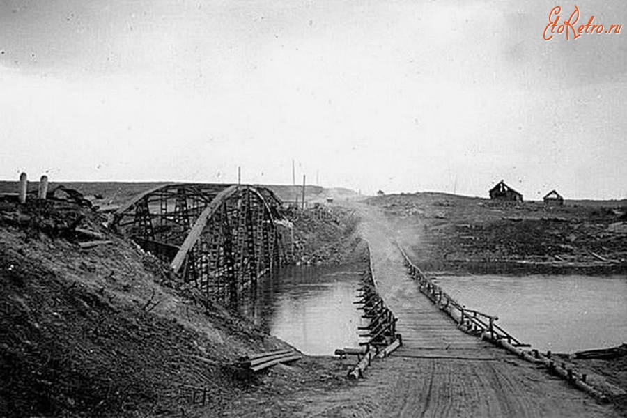 Пушкинские Горы - Взорванный Селихновский мост во время войны и временная переправа (немецкое фото)