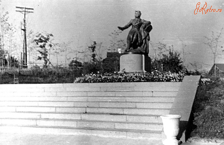 Пушкинские Горы - Памятник Александру Сергеевичу Пушкину.