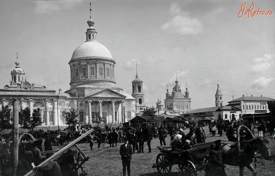 Скопин - Базарный день на Красной площади.