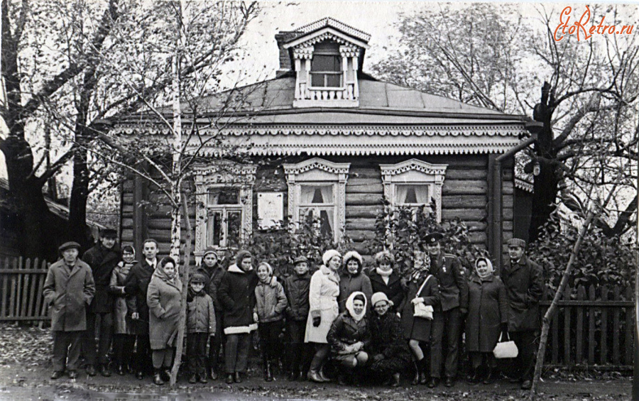 Рыбное - Константиново. У дома С. Есенина.