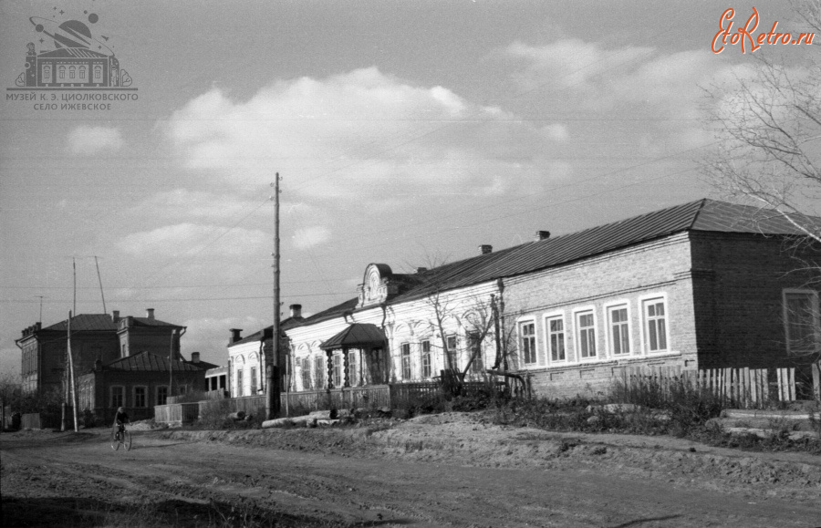 Спасск-Рязанский - Село Ижевское. Детский сад в бывшем здании богадельни при Покровской церкви.