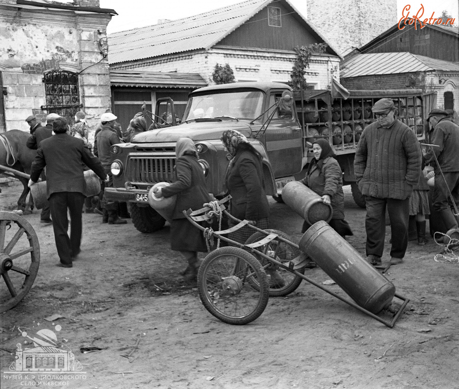 Спасск-Рязанский - Село Ижевское. Газообменный пункт в бывшей лавке ижевского крестьянина Василия Семёновича Алфутова.