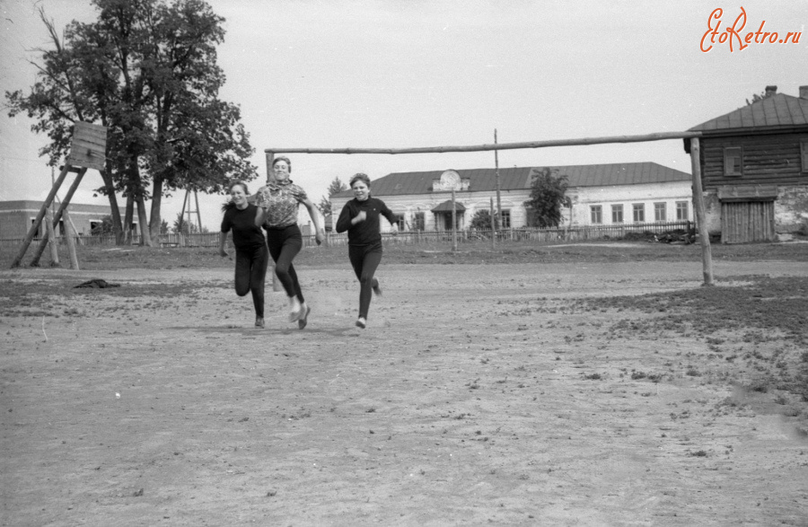Спасск-Рязанский - Село Ижевское. Урок физкультуры в восьмилетней школе