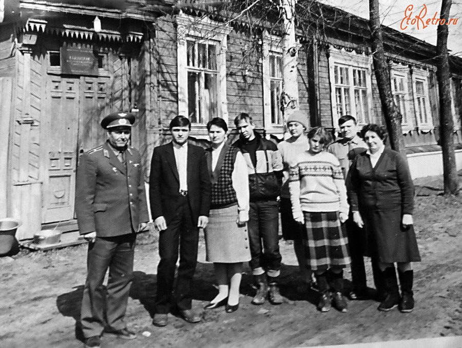 Кадом - 2-й Советский пер., 1. У здания военкомата.