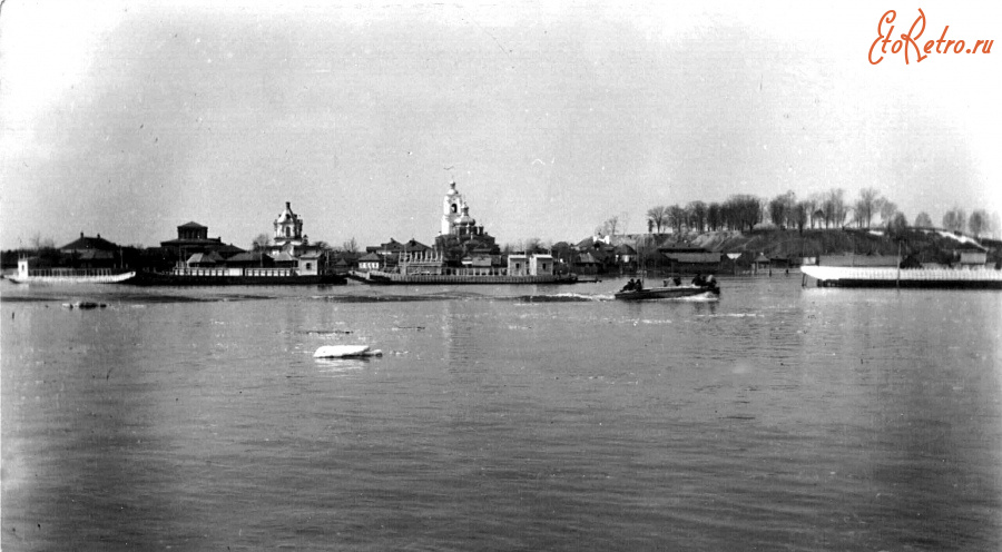 Кадом - Панорама Кадома с реки Мокша во время разлива.