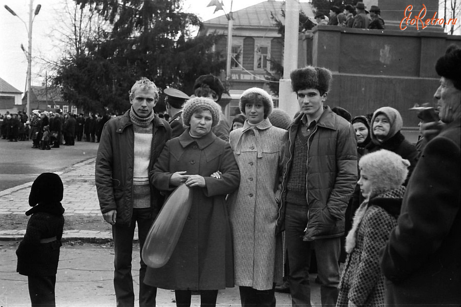 Кадом - Площадь Ленина. Демонстрация 7-е Ноября.
