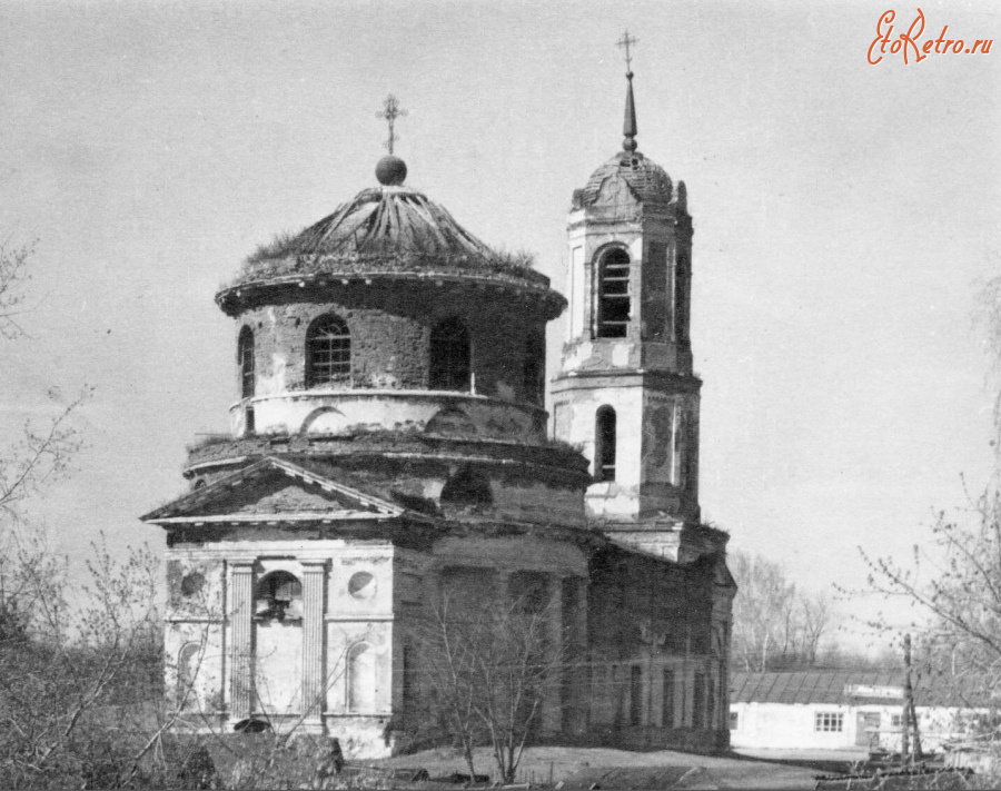 Старожилово - Рождественская церковь в с. Истье.
