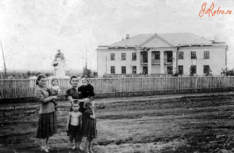 Милославское - Горняк. Здание СПТУ №31.