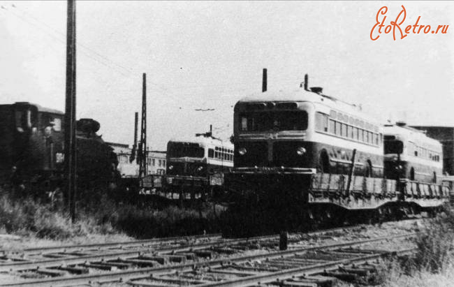 Энгельс - Погрузка троллейбусов МТБ-82 на железнодорожные платформы