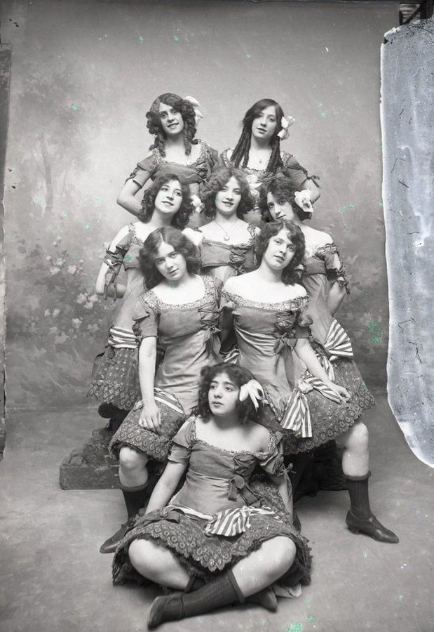 Разное - Девушки из кабаре в Ницце 1900
