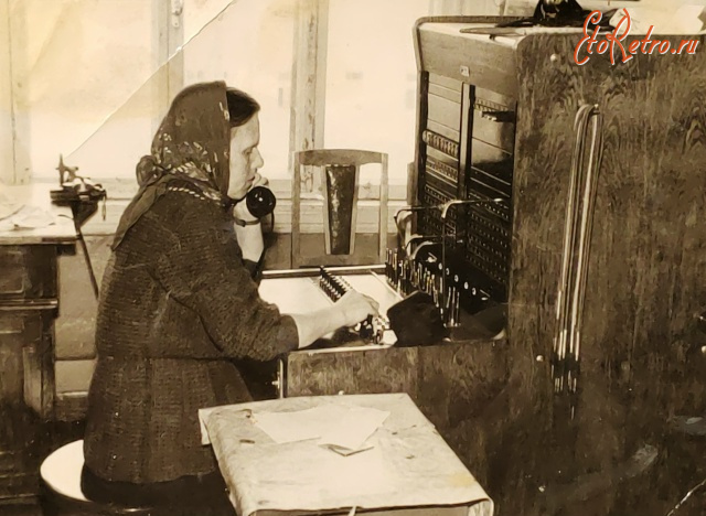 Разное - Телефонистка на работе.