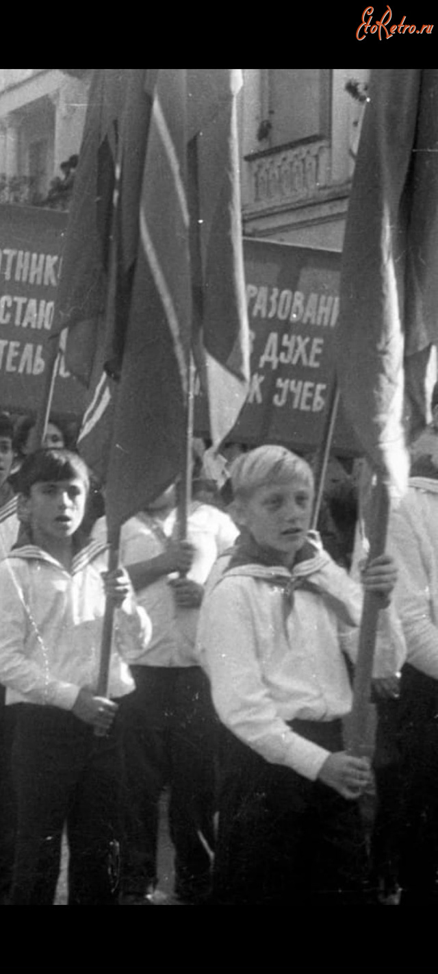 Разное - Пионеры на демонстрации.