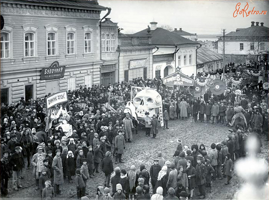 Вольск - Демонстрация 7 ноября 1925 г. на Революционной улице
