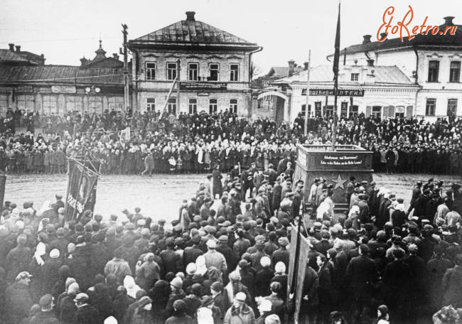 Маркс - Митинг в  Марксштадте  в честь 10-летия Октябрьской революции