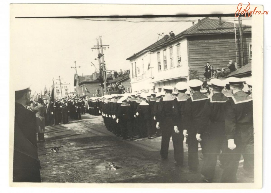 Холмск - Праздничная демонстрация 1 мая 1961г. в Холмске.
