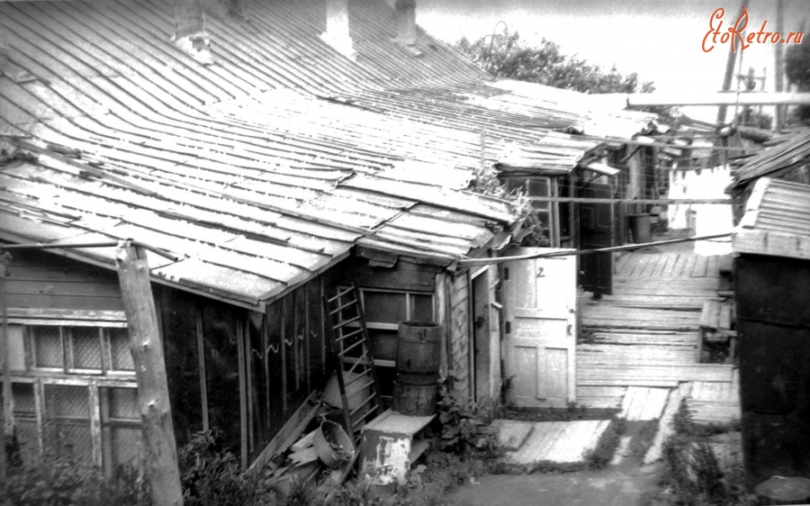 Холмск - Бараки на улице Стахановской.