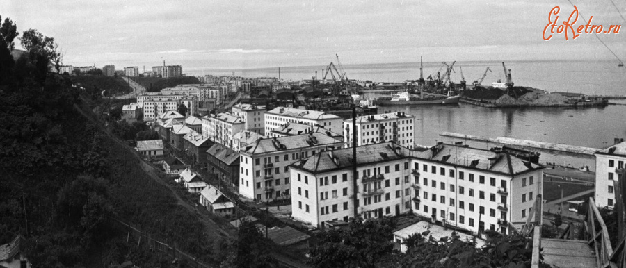 Холмск - Панорамный вид береговой части города.