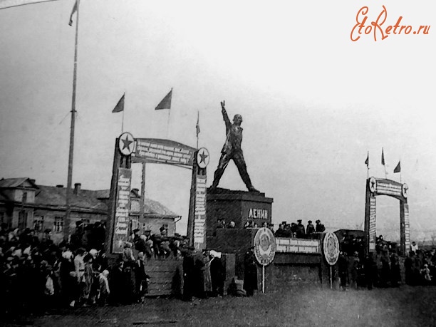 Александровск-Сахалинский - Памятник В.И.Ленину работы Ивана Шадра
