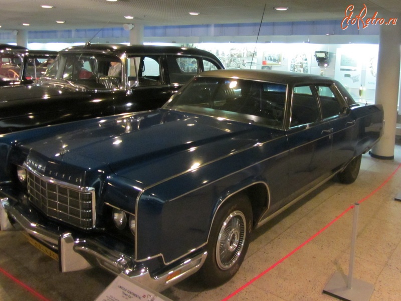 Ретро автомобили - Lincoln Continental Town Car. 1973 г.