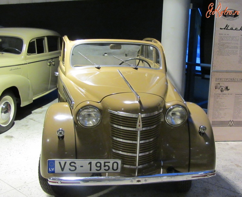 Ретро автомобили - Москвич»-400. 1950-й год.