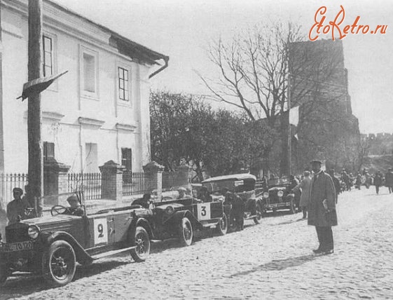 Ретро автомобили - Зліт автомобілістів в Луцьку.