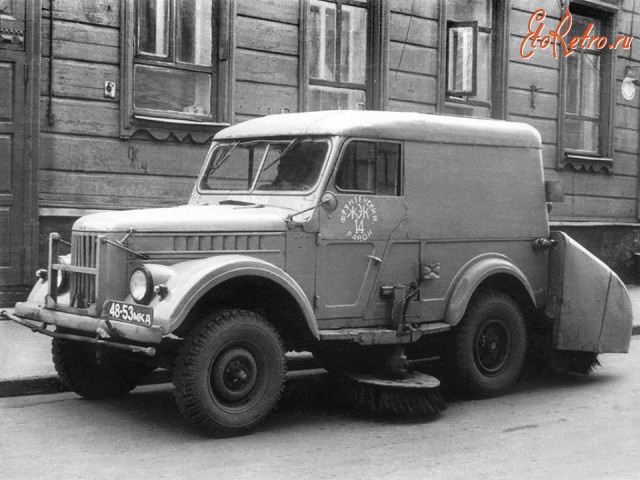 Ретро автомобили - Подметально-уборочная машина Т-ЗПУ на базе ГАЗ-69