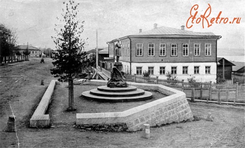 Кушва - Памятник императору Александру III в центре Кушвы