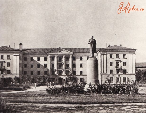 Полтава - Памятник Сталину и Совнархоз