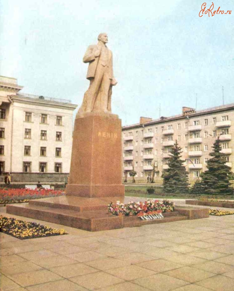 Житомир - Памятник В.И.Ленину на площади Ленина