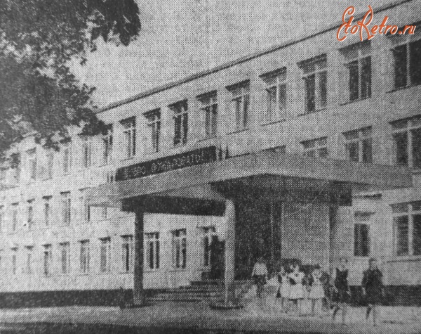 Житомир - Загальний вигляд новозбудованої  школи № 17.