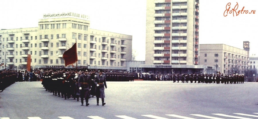 Житомир - 7 ноября на площади Ленина