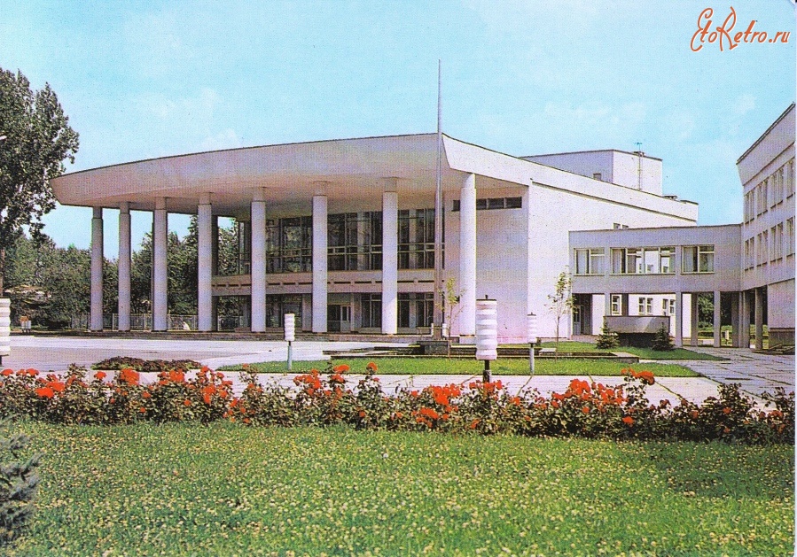 Луцк - Палац піонерів та школярів