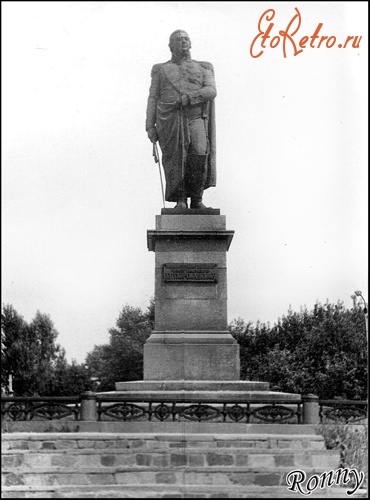 Смоленск - Памятник М. И. Кутузову