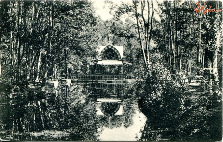 Кисловодск - Стеклянный пруд в парке, сюжет
