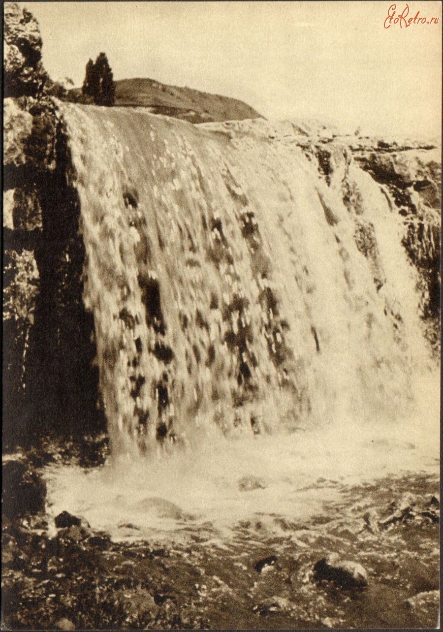 Лермонтовский водопад в Кисловодске