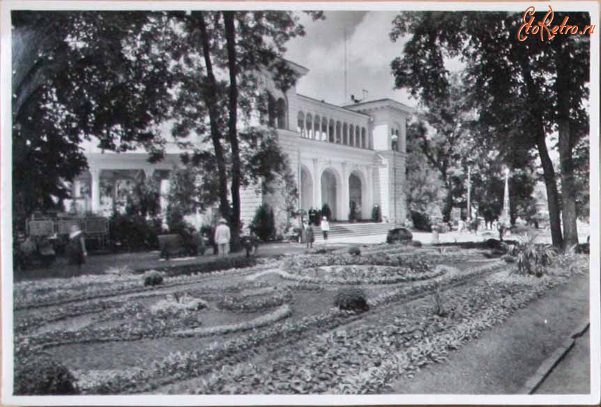 Кисловодск - Колоннада. Выход из парка, 1950-е годы