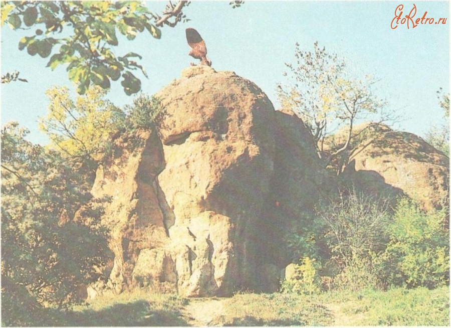 Кисловодск - Причудливые изломы скал в парке