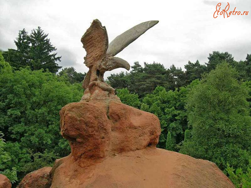 Кисловодск - Скульптура Орла на Красных камнях