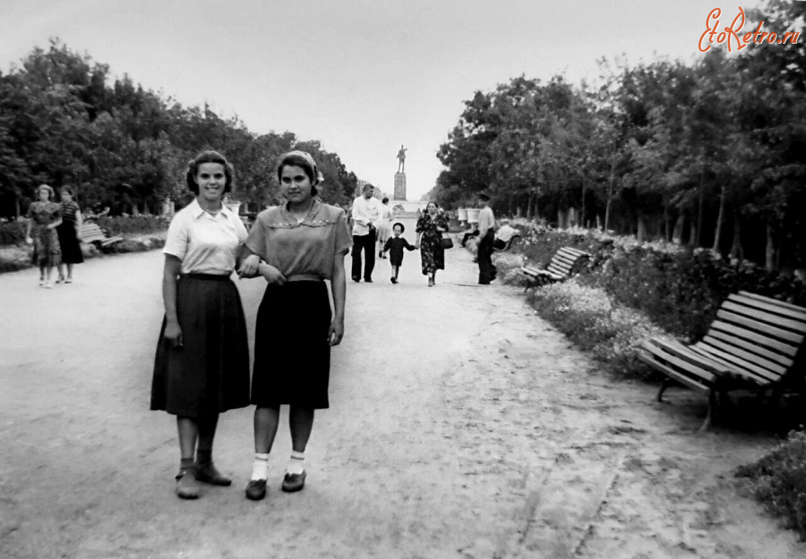 Тамбов - В сквере на улице Интернациональной.