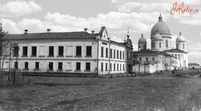 Моршанск - Набережная и Троицкий собор.